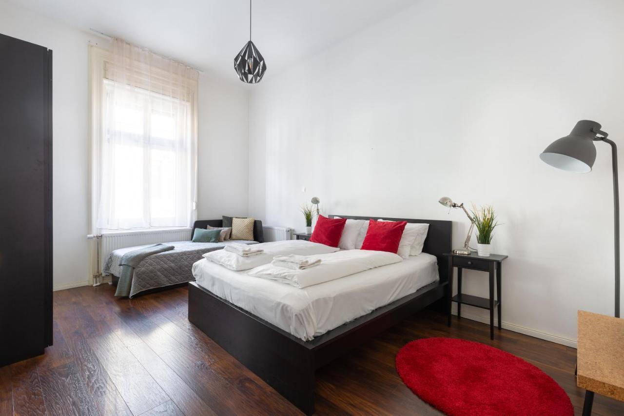 Red Dot One - New Unit In Heart Of Jewish Quarter Apartment Budapest Bagian luar foto